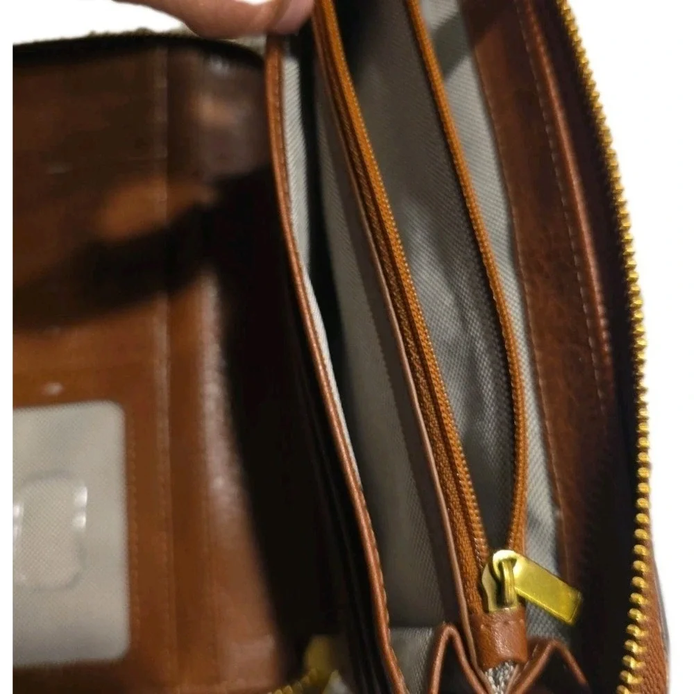 Fossil Liza Slim Bifold Clutch Wallet Brown Leather Purse with Brass Detail